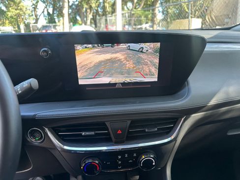 Used 2025 Buick Encore GX Preferred image 17