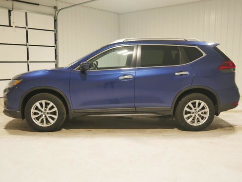 Used 2018 Nissan Rogue SV image 8