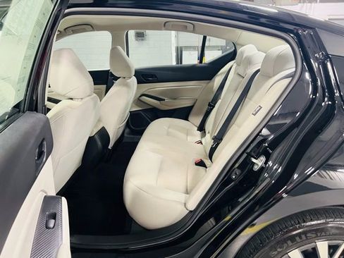 Used 2025 Nissan Altima 2.5 SV image 25