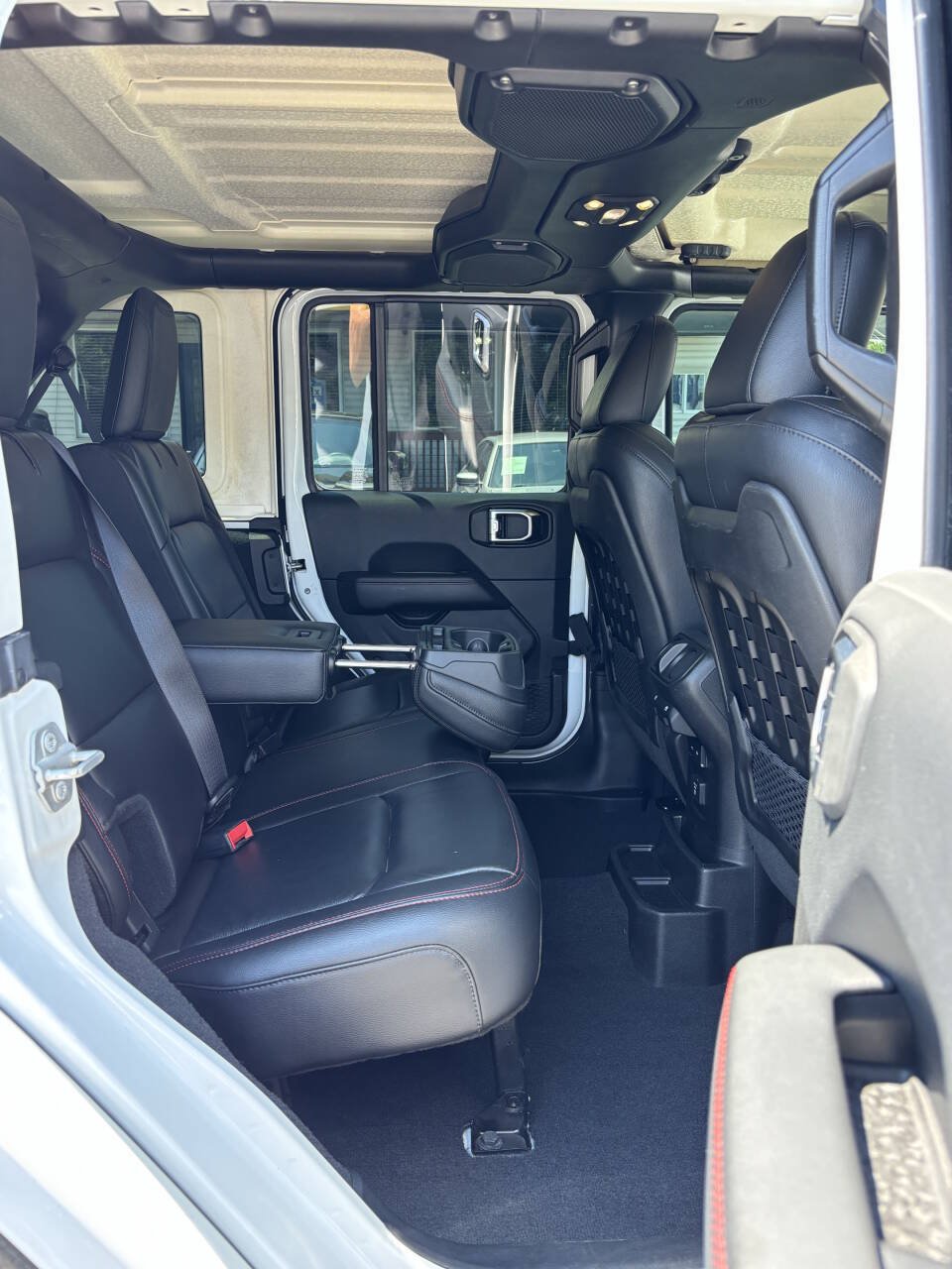 Used 2018 Jeep Wrangler Unlimited Rubicon AWD/4WD image 17