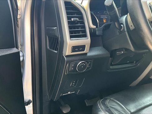 Used 2019 Ford F250 Lariat w/ Lariat Value Package AWD/4WD image 29