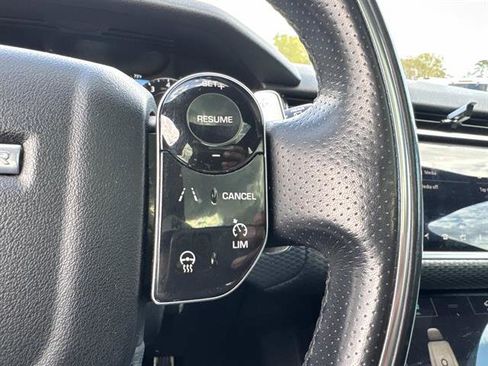 Used 2018 Land Rover Range Rover Velar R-Dynamic SE AWD/4WD image 32