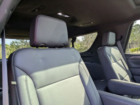 Used 2023 Chevrolet Tahoe Z71 w/ Luxury Package image 37