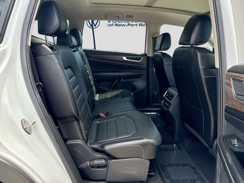 Used 2024 Volkswagen Atlas SEL AWD/4WD image 26