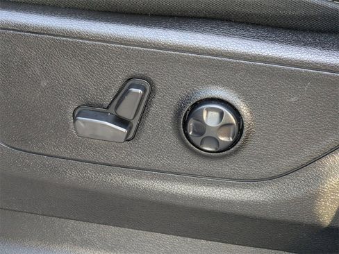 Used 2019 RAM 1500 Big Horn image 19