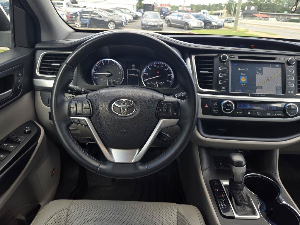 Used 2016 Toyota Highlander Limited FWD image 22