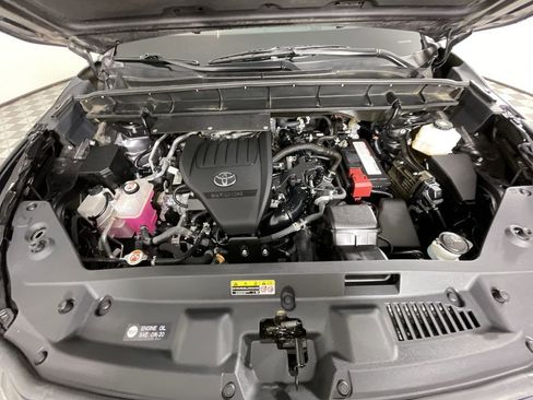 Used 2023 Toyota Highlander Platinum image 31