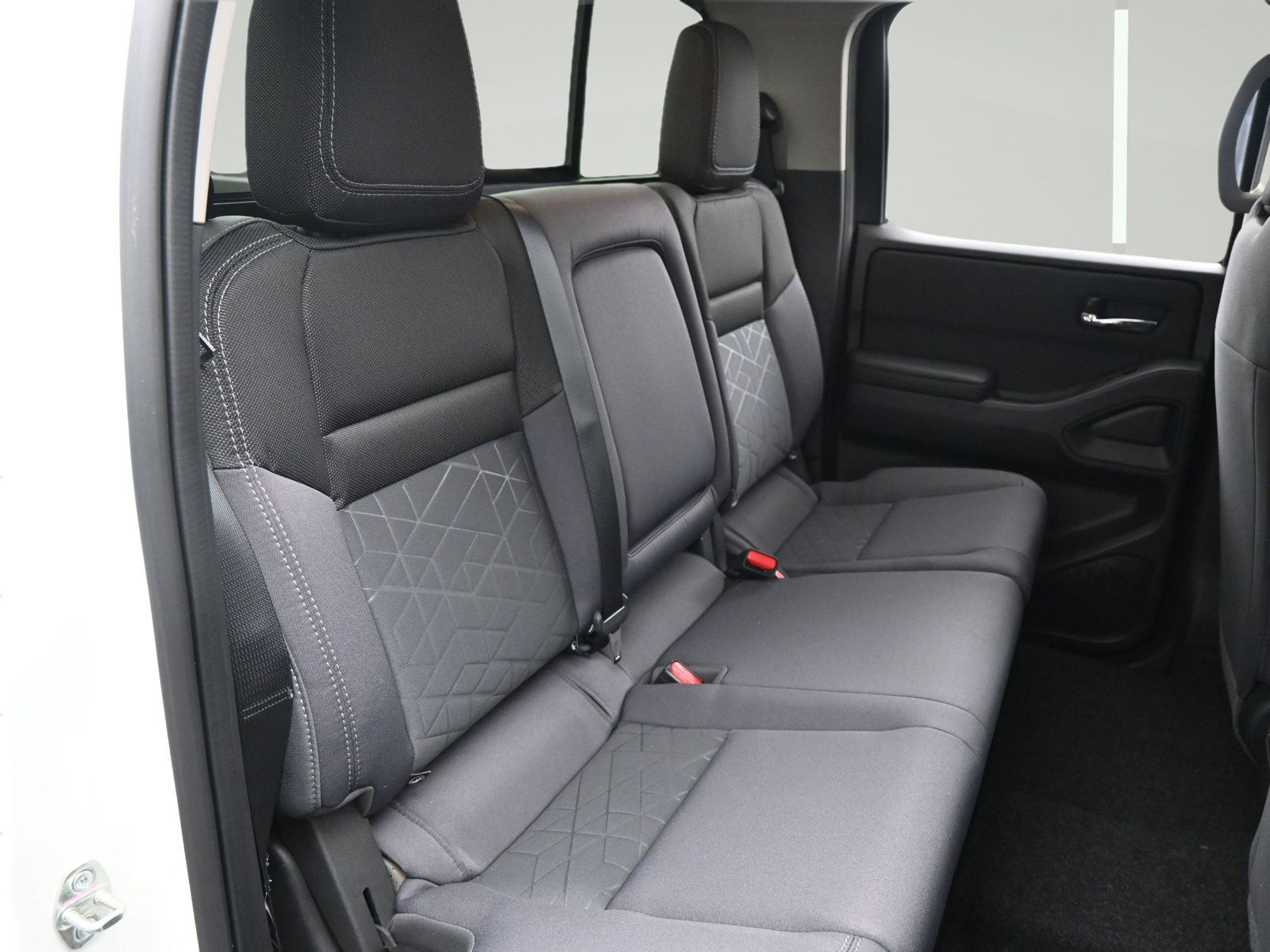 Certified 2025 Nissan Frontier SV w/ SV Convenience Package RWD image 13