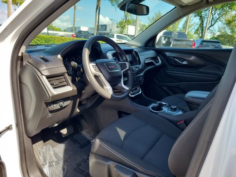 Used 2023 GMC Terrain SLE FWD image 9