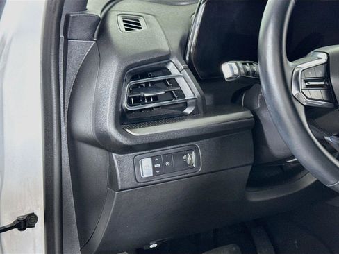 Certified 2026 Chevrolet Traverse LT w/ Driver Confidence Package FWD image 8