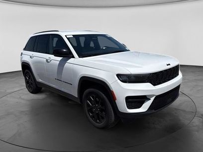 Used 2024 Jeep Grand Cherokee Altitude