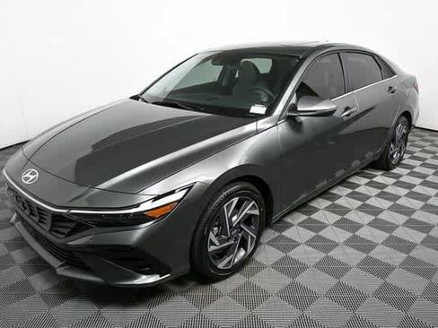 New 2026 Hyundai Elantra Limited image 17