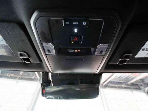 Used 2024 Toyota Tacoma SR5 AWD/4WD image 18