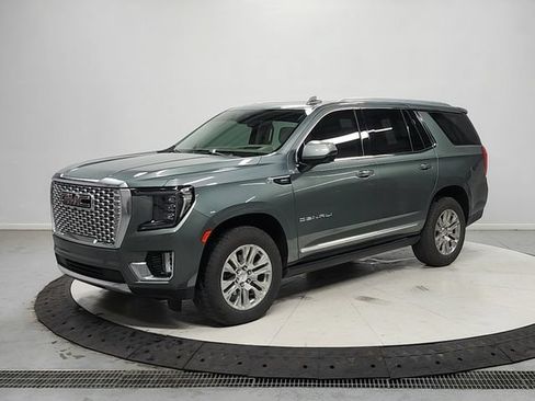 Used 2023 GMC Yukon Denali AWD/4WD image 3