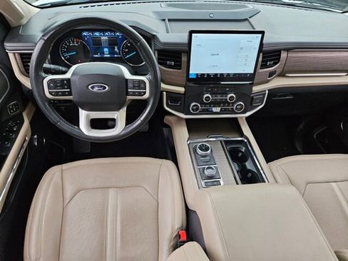 Used 2023 Ford Expedition Limited image 11