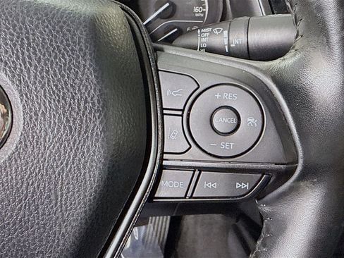 Used 2021 Toyota Camry SE image 15