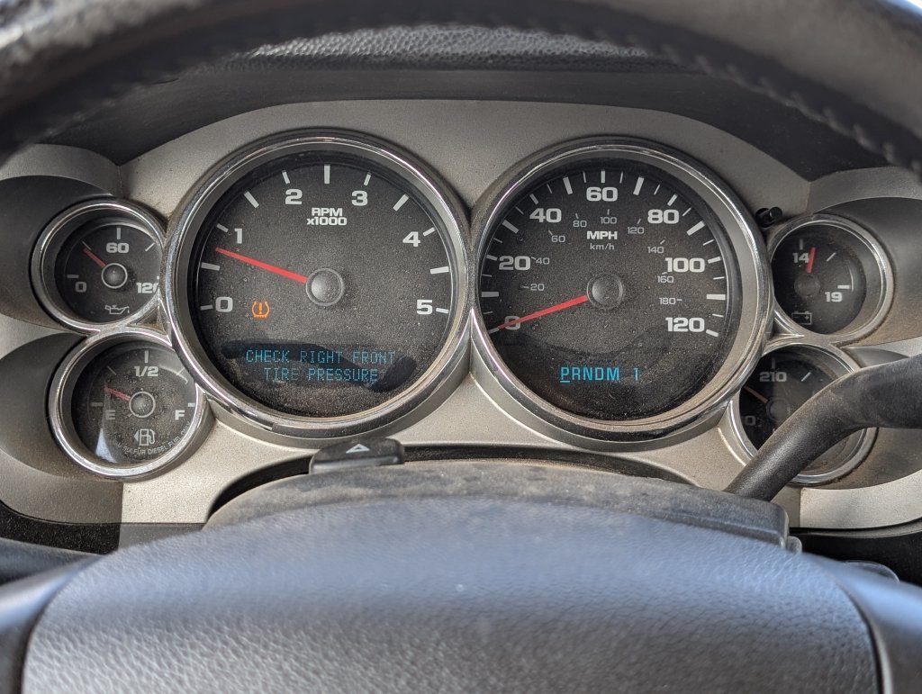 Used 2007 Chevrolet Silverado 2500 LT w/ 2LT Audio Package AWD/4WD image 13