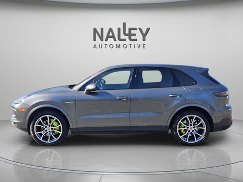 Used 2019 Porsche Cayenne E-Hybrid image 2