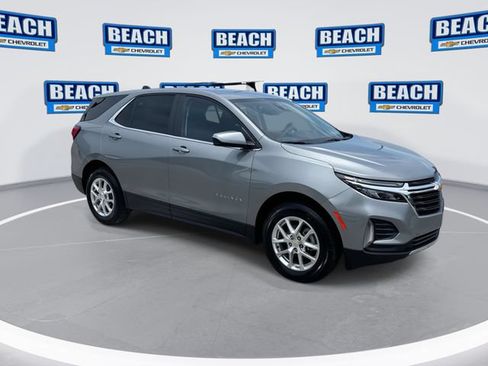 Used 2024 Chevrolet Equinox LT AWD/4WD image 2