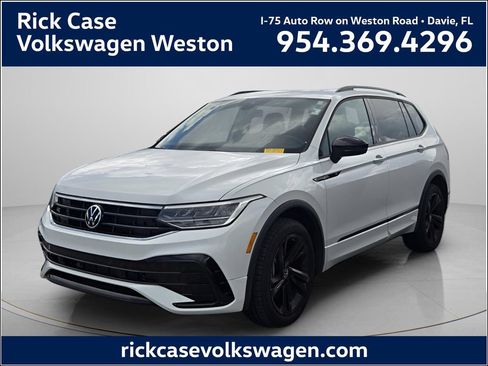 Certified 2023 Volkswagen Tiguan SE R-Line FWD image 1