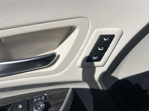 Used 2023 Toyota Sienna Platinum image 18