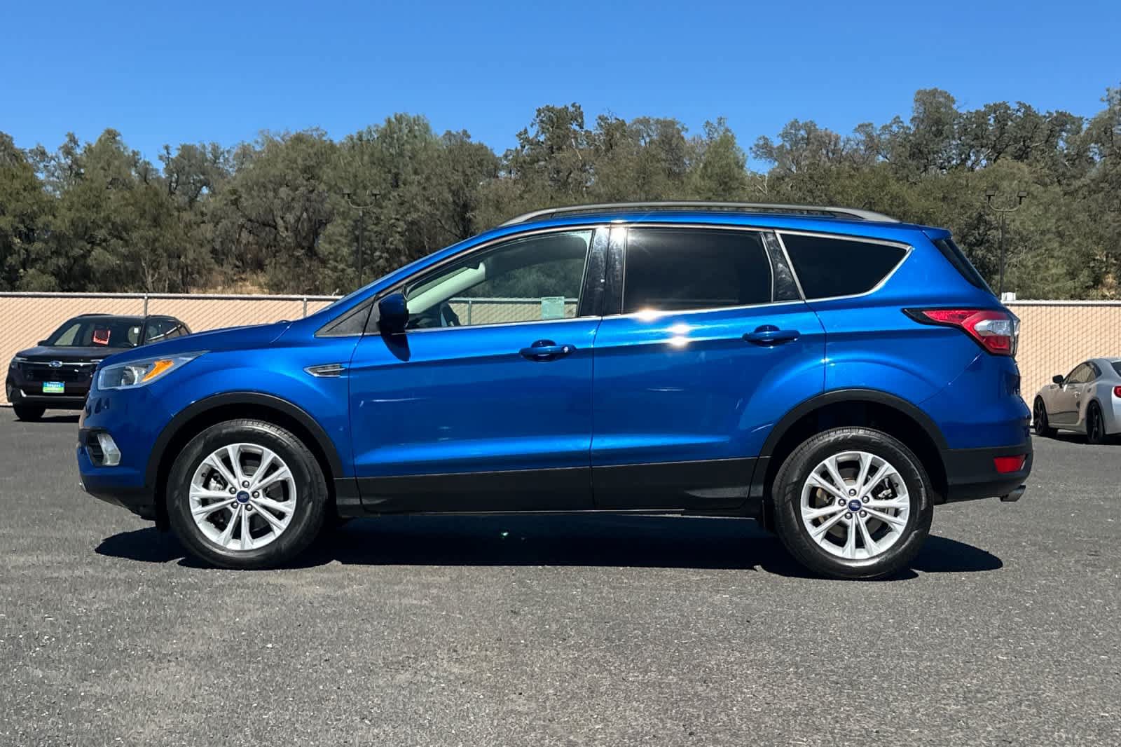 Used 2018 Ford Escape SE w/ SE Sync 3 Package AWD/4WD image 6