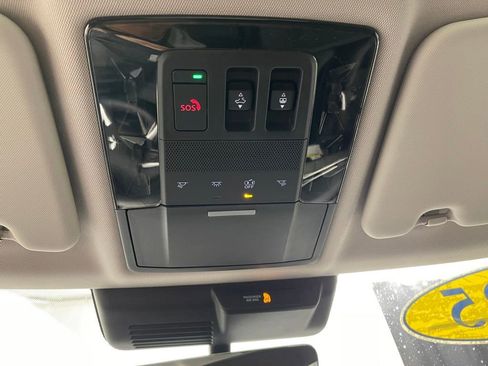 New 2025 Mitsubishi Outlander SE image 8