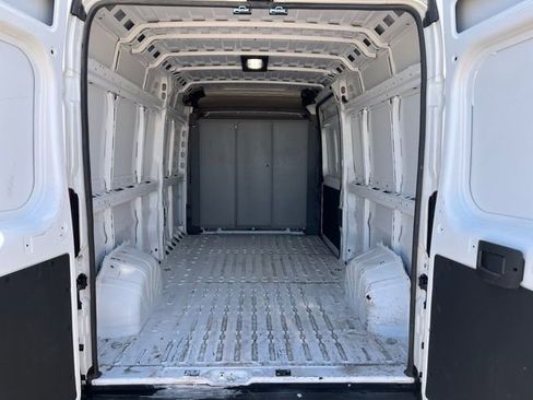 Used 2024 RAM ProMaster 2500 w/ Convenience Group image 9