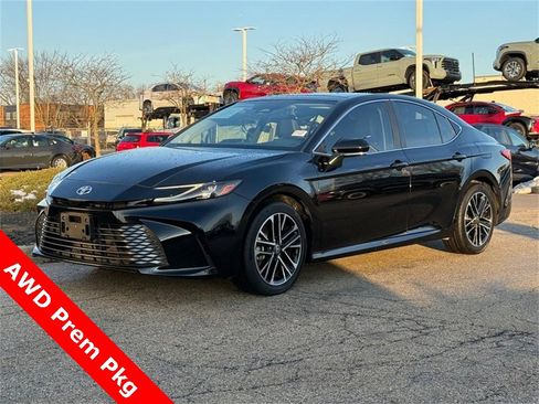 Used 2025 Toyota Camry XLE image 7