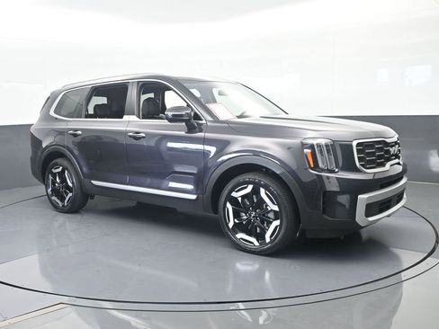 Used 2025 Kia Telluride S FWD image 8
