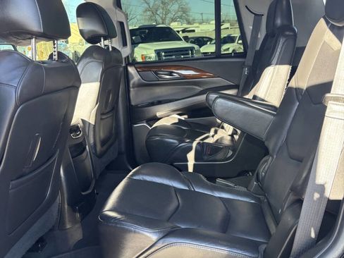 Used 2019 Cadillac Escalade Luxury w/ Escalade Sport Edition image 13