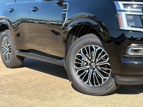New 2025 Nissan Armada Platinum w/ Convenience Package image 4