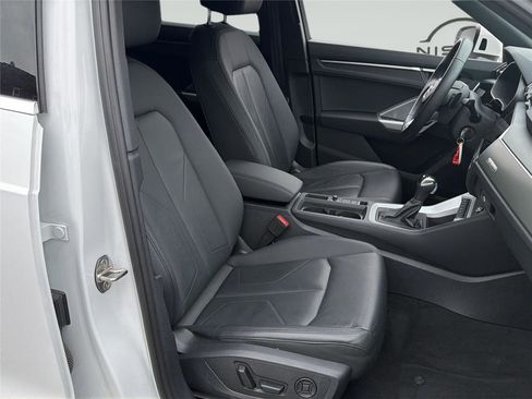 Used 2025 Audi Q3 2.0T Premium image 31