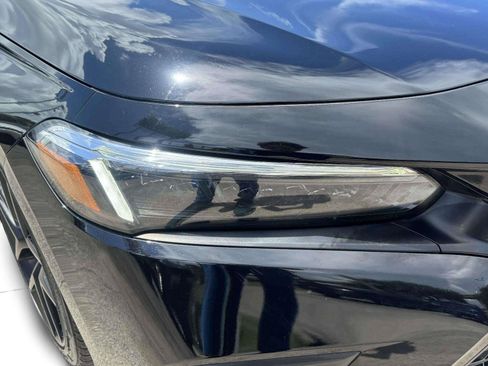Used 2023 Honda Civic Sport image 11