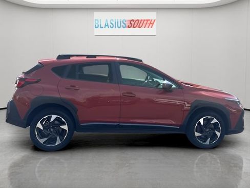 Used 2024 Subaru Crosstrek 2.5i Limited AWD/4WD image 2