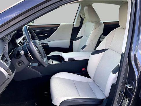 Certified 2025 Lexus ES 350 w/ Premium Package FWD image 8