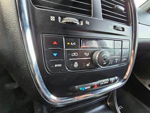 Used 2017 Dodge Grand Caravan GT image 31