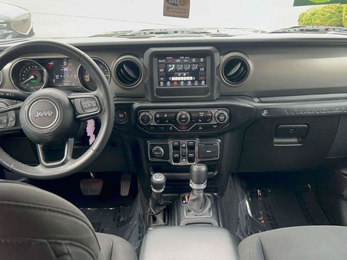 Used 2023 Jeep Wrangler Unlimited w/ Cold Weather Group AWD/4WD image 28