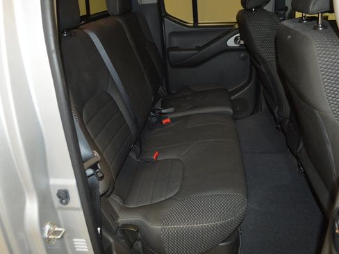 Used 2018 Nissan Frontier PRO-4X AWD/4WD image 12