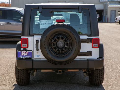 Used 2018 Jeep Wrangler Sport AWD/4WD image 7