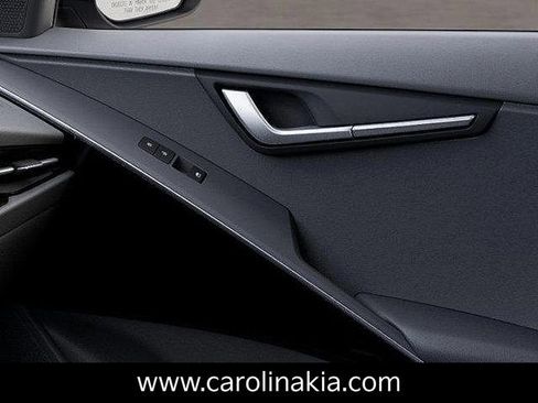 New 2025 Kia Niro EX image 25