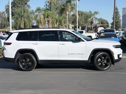 Used 2023 Jeep Grand Cherokee L Limited w/ Black Appearance Package RWD image 4