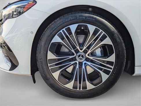 Used 2025 Mercedes-Benz E 350 Sedan image 25