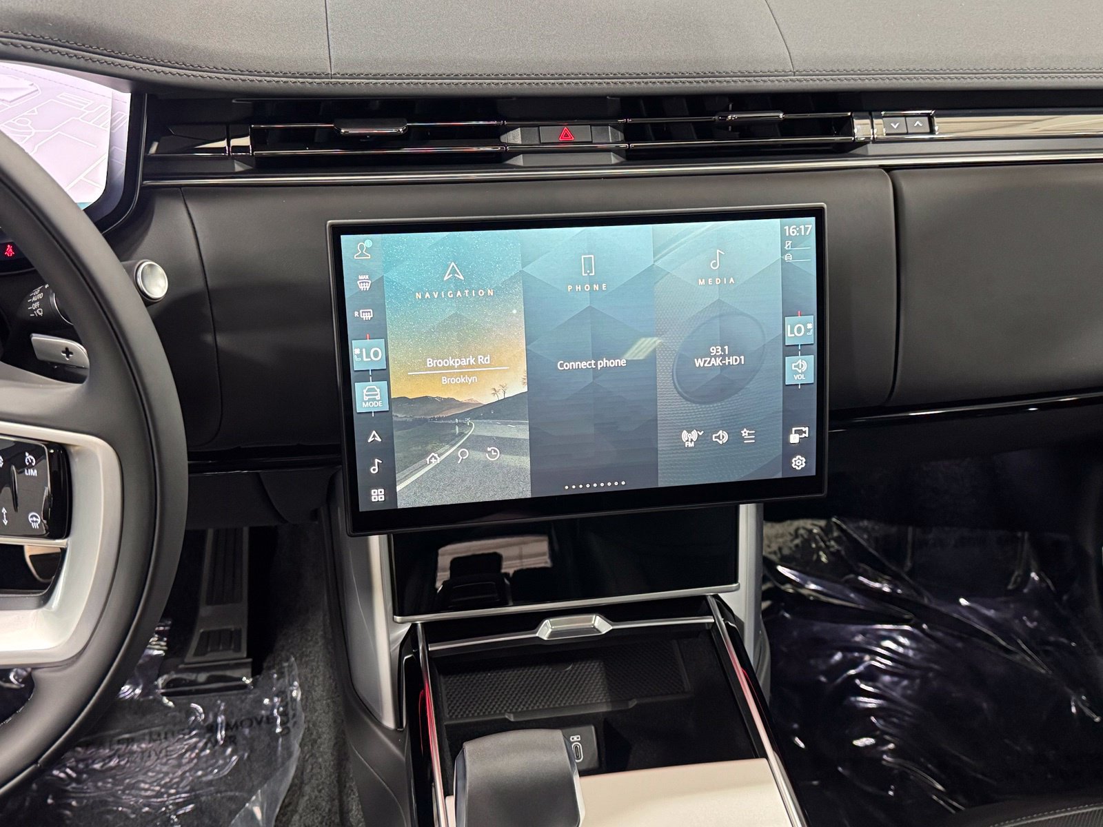 New 2026 Land Rover Range Rover SE AWD/4WD image 23