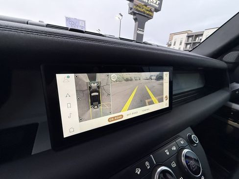 Used 2020 Land Rover Defender 110 First Edition image 40