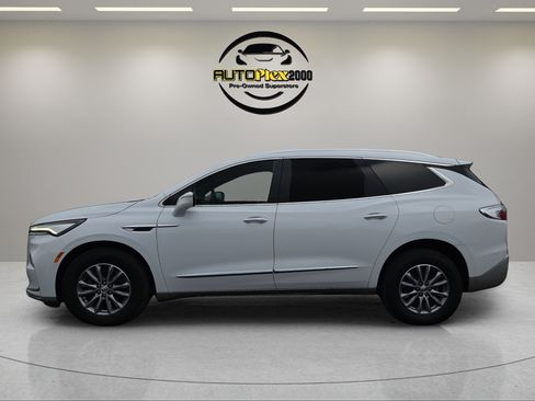 Used 2024 Buick Enclave Premium AWD/4WD image 4