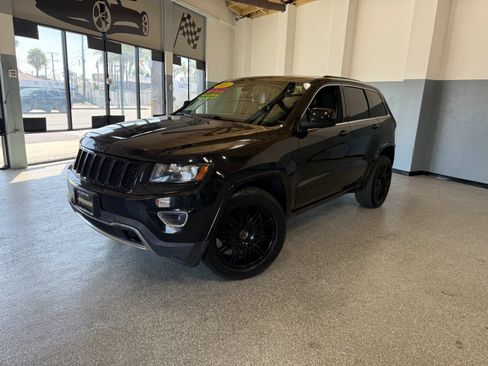 Used 2015 Jeep Grand Cherokee Altitude AWD/4WD image 3