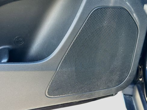 Used 2019 Jeep Cherokee Latitude Plus FWD image 22