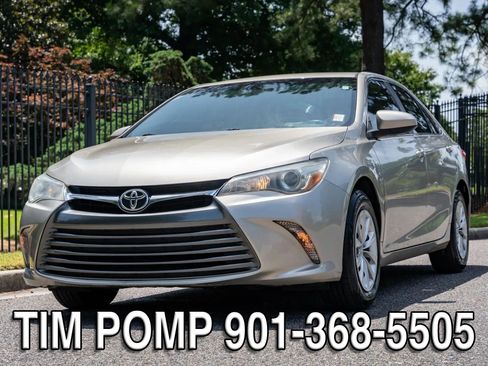Used 2015 Toyota Camry LE FWD image 2