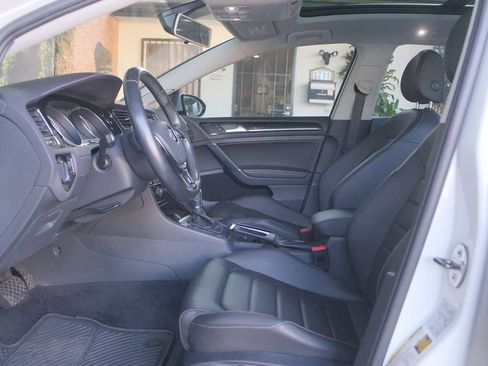 Used 2017 Volkswagen Golf SEL image 12
